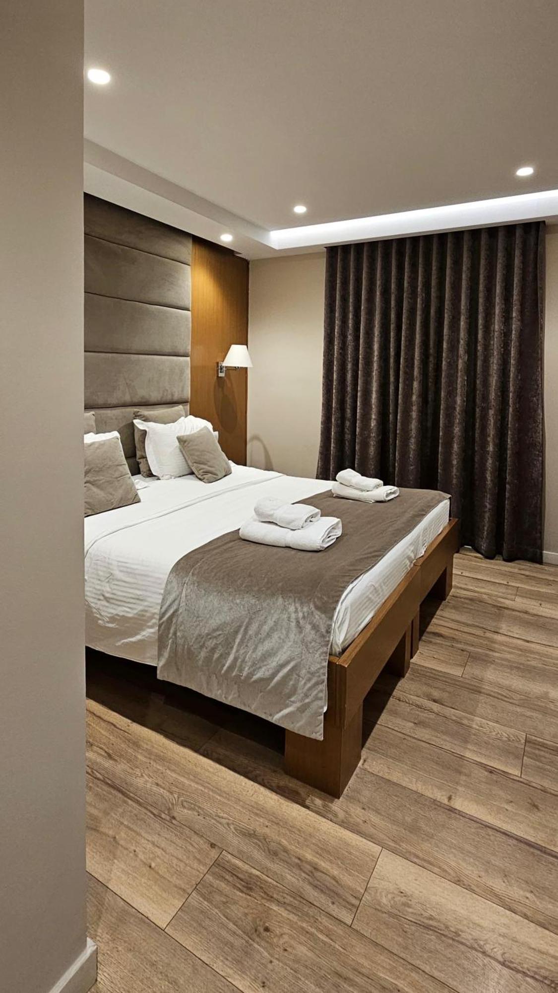 Hotel Queen Selita Kültér fotó