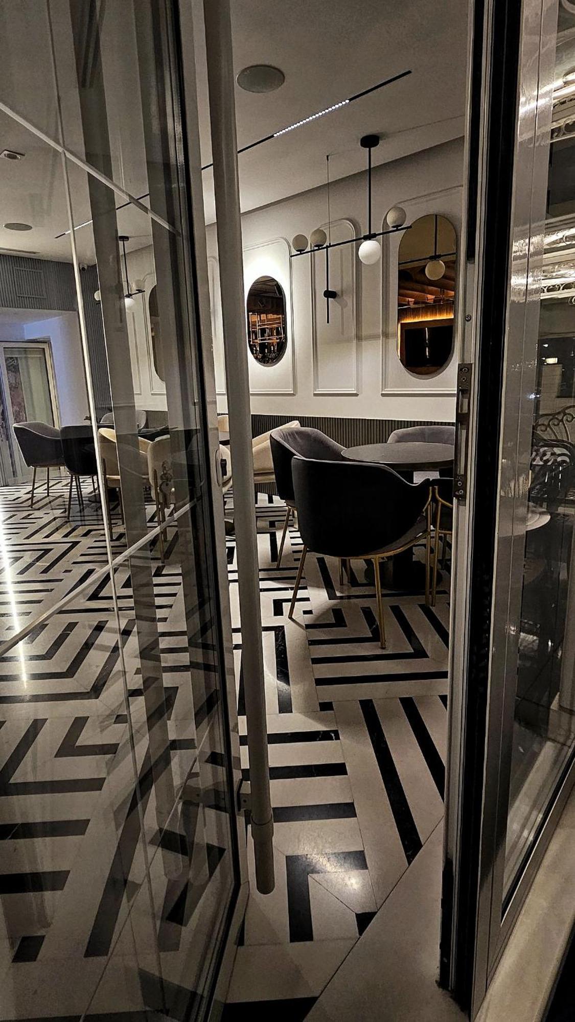 Hotel Queen Selita Kültér fotó