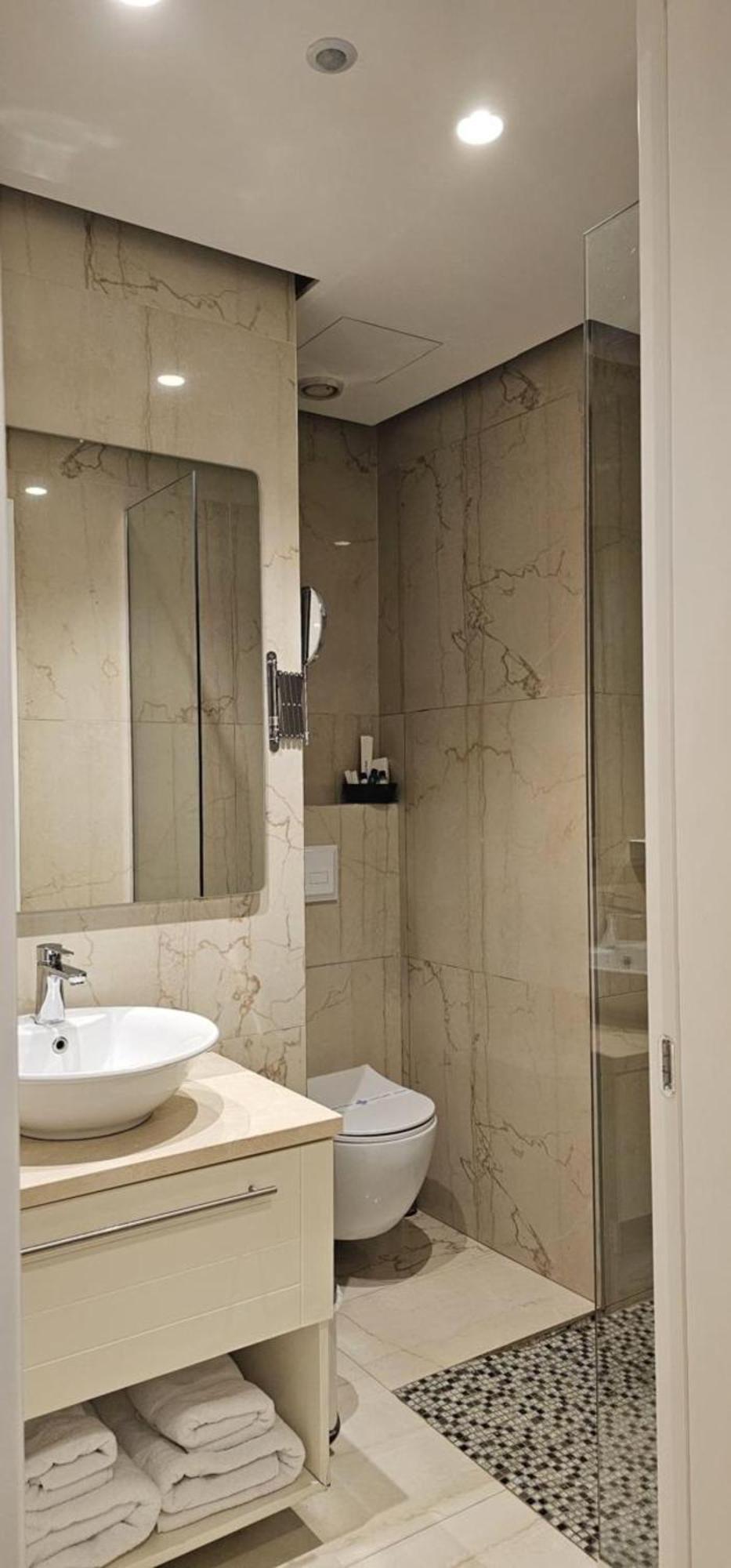 Hotel Queen Selita Kültér fotó